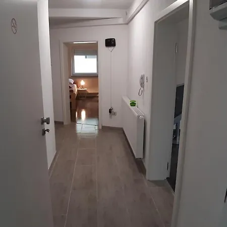 S-21-appartements A8 Stuttgart A8 Ulm Muenchen Mit 3 Bis 4 Einzelzimmer * 메르크린겐