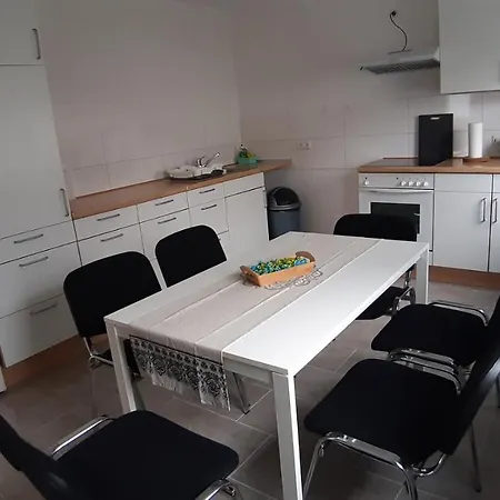 아파트 S-21-appartements A8 Stuttgart A8 Ulm Muenchen Mit 3 Bis 4 Einzelzimmer