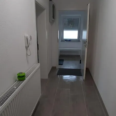 S-21-appartements A8 Stuttgart A8 Ulm Muenchen Mit 3 Bis 4 Einzelzimmer 아파트 메르크린겐
