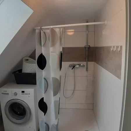 S-21-appartements A8 Stuttgart A8 Ulm Muenchen Mit 3 Bis 4 Einzelzimmer 아파트