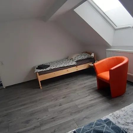 S-21-appartements A8 Stuttgart A8 Ulm Muenchen Mit 3 Bis 4 Einzelzimmer 아파트 메르크린겐